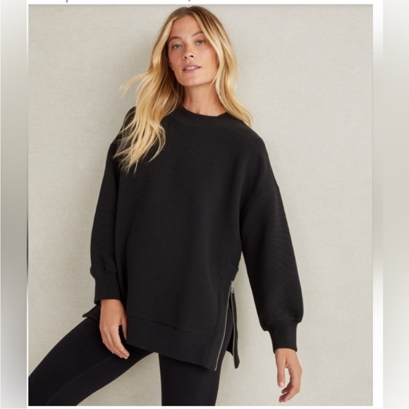 Varley Black Oversized Sweatshirt - Picture 1 of 8